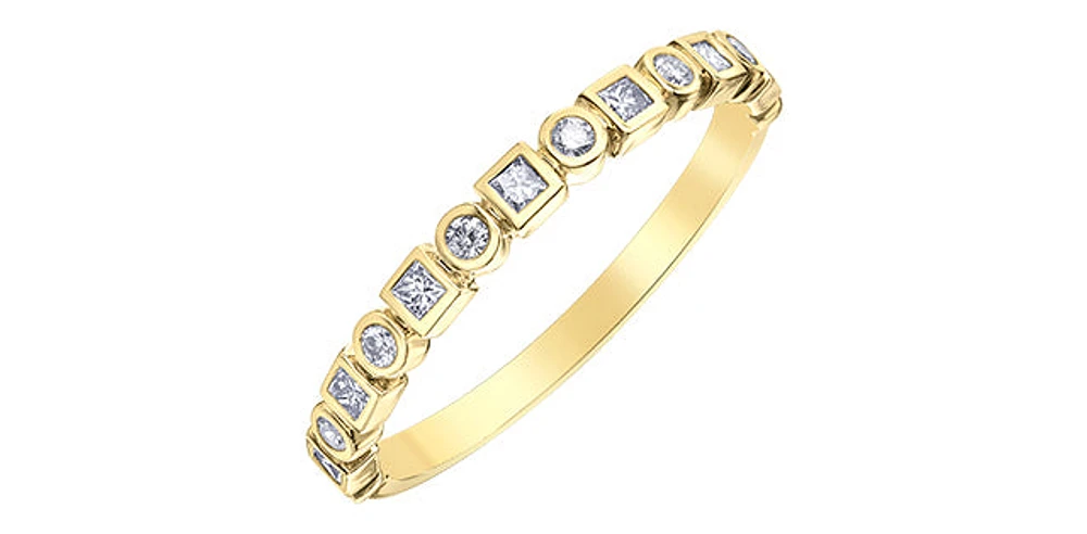 10K Yellow Gold 0.22cttw Round Brilliant Cut and Princess Cut Diamond Ring, Size 6.5