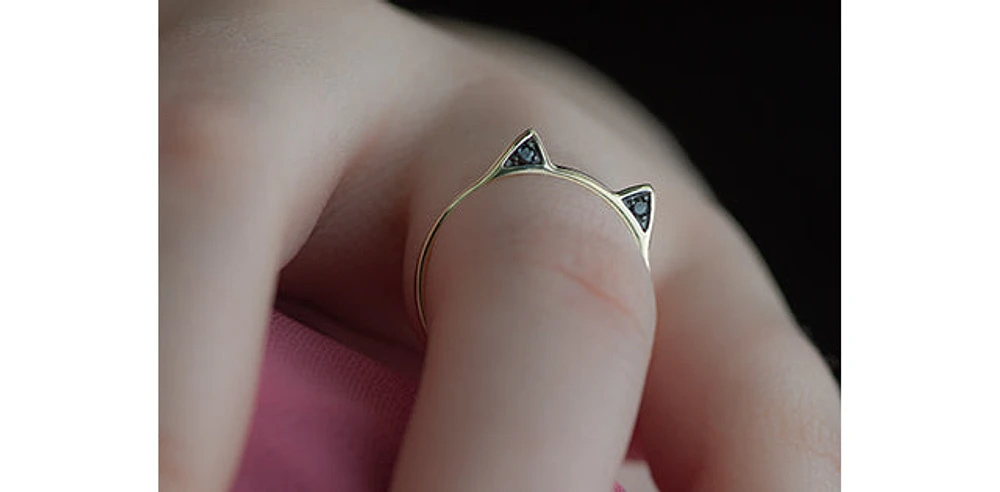 10K Yellow Gold 0.06cttw Treated Black Diamond "Cat" Ring, size 6.5
