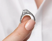 18K White Gold/Palladium Alloy (hypoallergenic) 1.00cttw Cushion Shape Halo Diamond Ring - Gold /