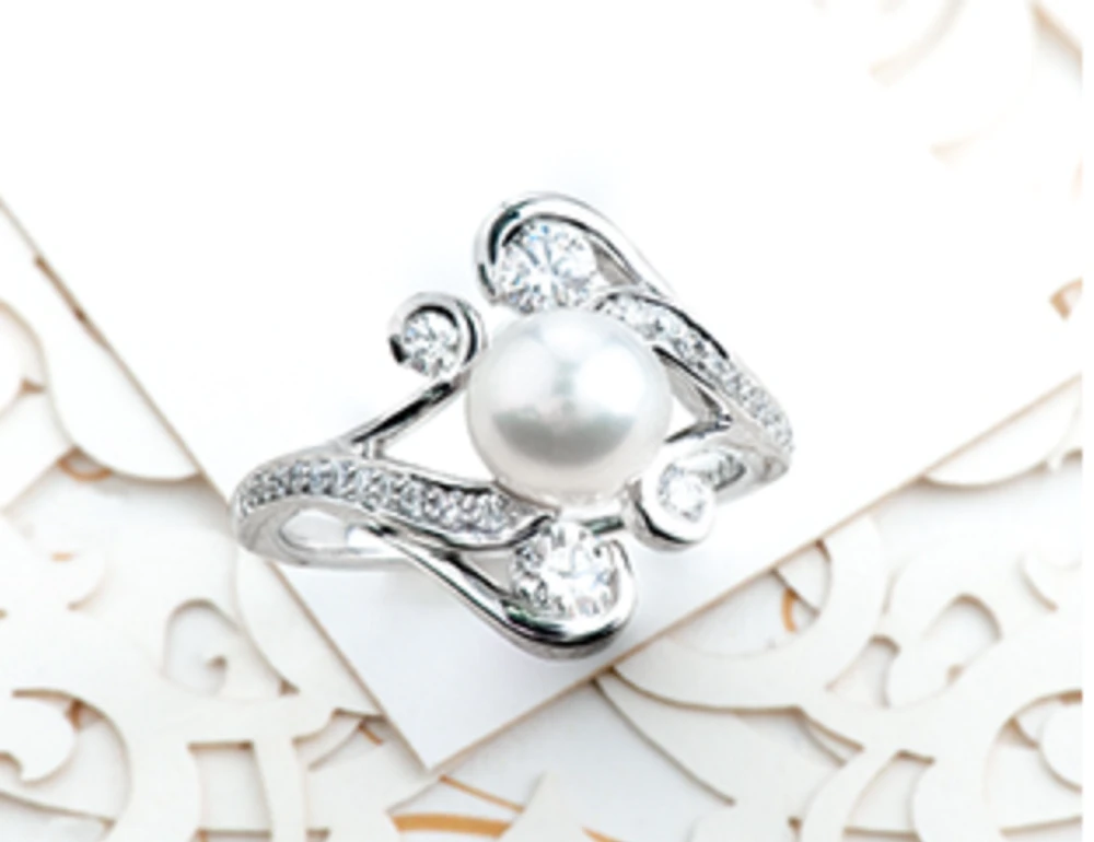 18K White Gold & Palladium (hypoallergenic) 0.59cttw Diamond and Pearl Ring