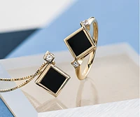 10K Yellow Gold 6mm Onyx & 0.04cttw Canadian Diamond Pendant