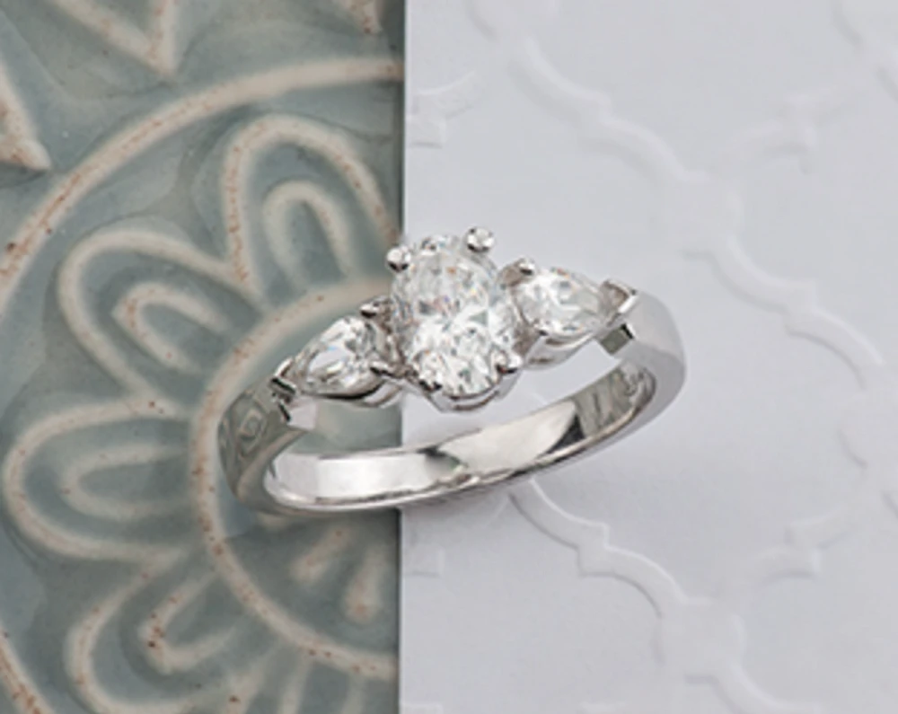 18K White Gold & Palladium Alloy (hypoallergenic) 0.85cttw Canadian Diamond Engagement Ring
