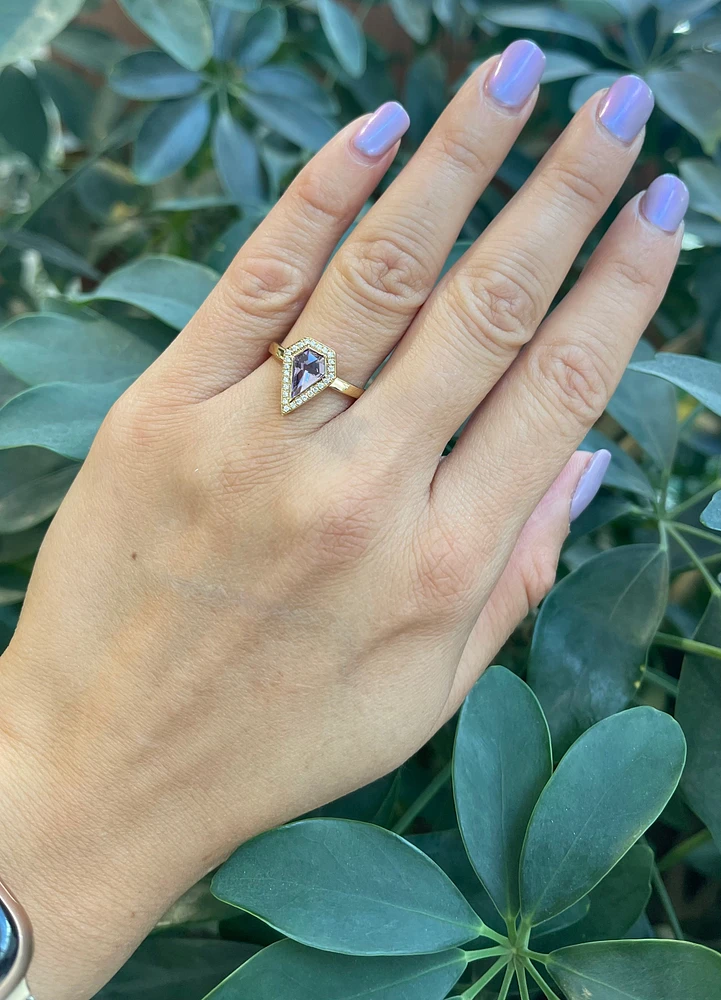 14K Yellow Gold 0.81cttw Amethyst and 0.10cttw Diamond Ring, size 6.5