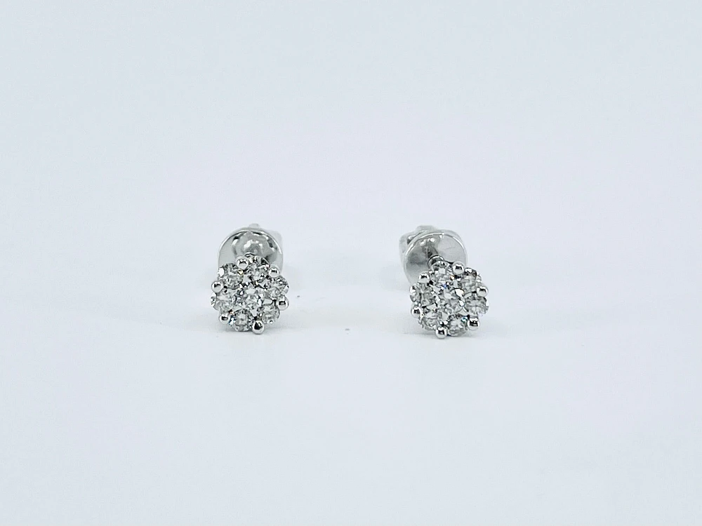 14K White Gold Diamond Earring