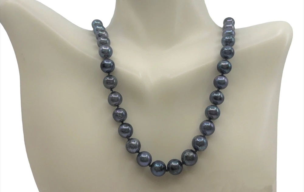 Black Cultured Graduated Pearl Strand with Sterling Silver Lobster Clasp