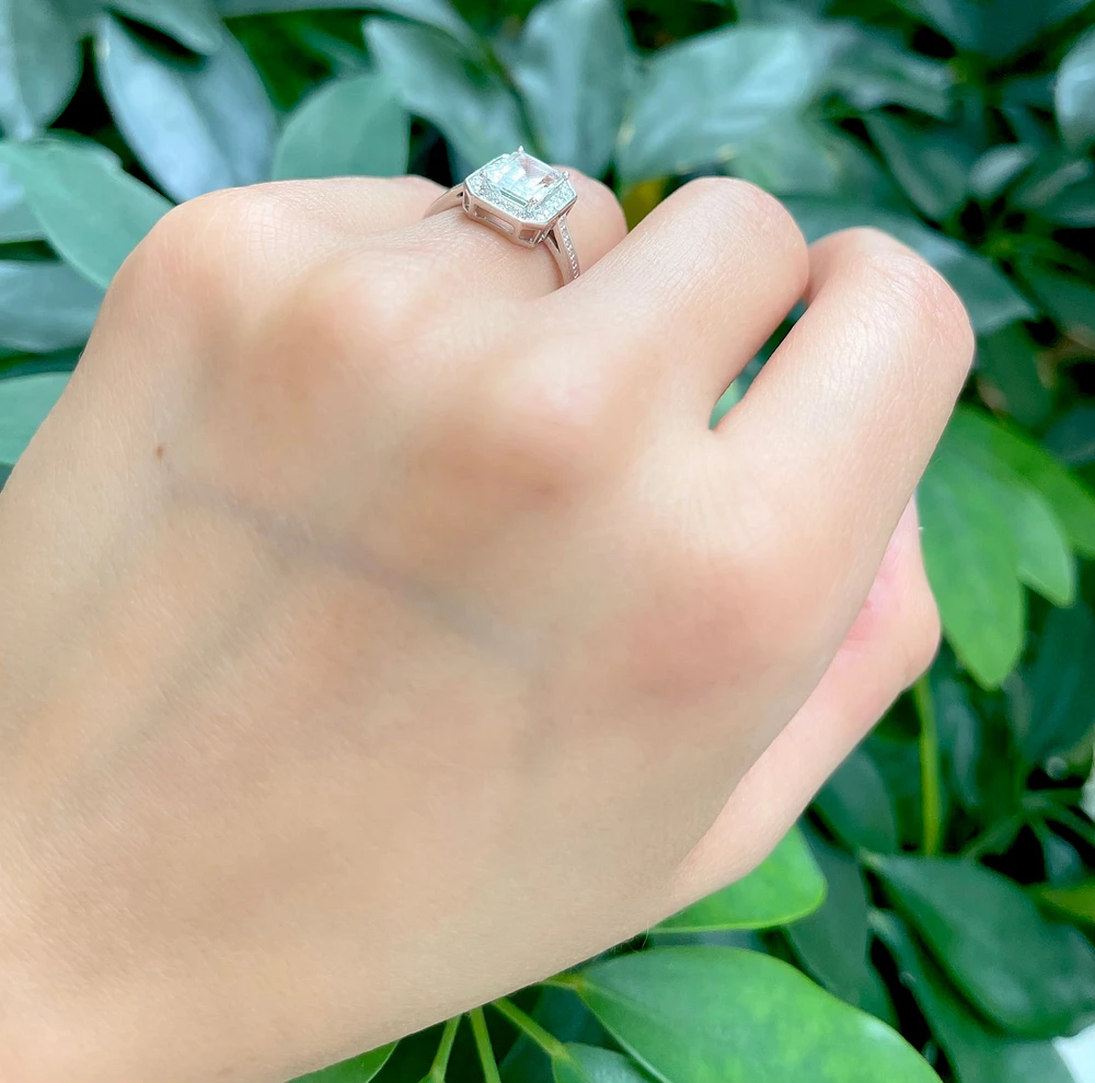 10K White Gold  2.0cttw Genuine White Topaz Ring, size 6.75