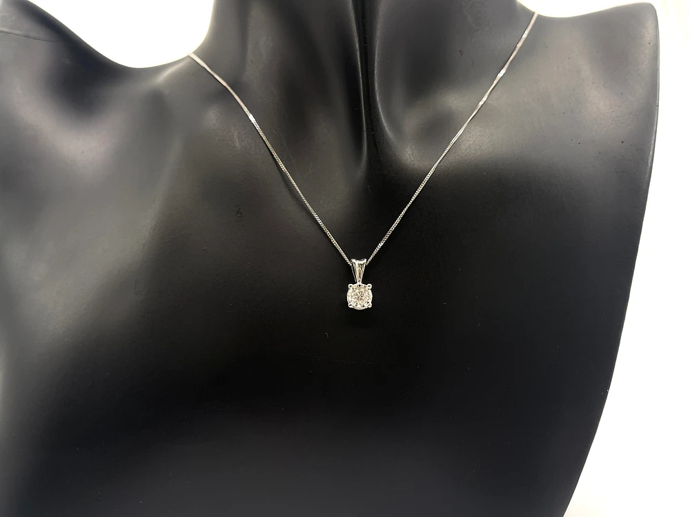 10K Gold 0.07cttw 4 Claw Illusion Setting Diamond Pendant