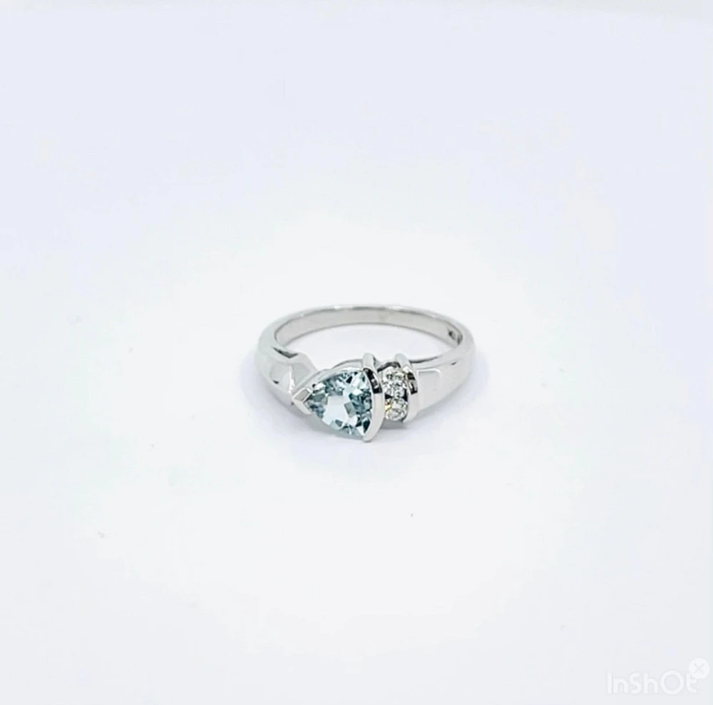 10K White Gold 0.60cttw Genuine Aquamarine & 0.08cttw Diamond Ring, size 6.5