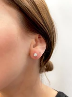 14K White Gold Diamond Earring