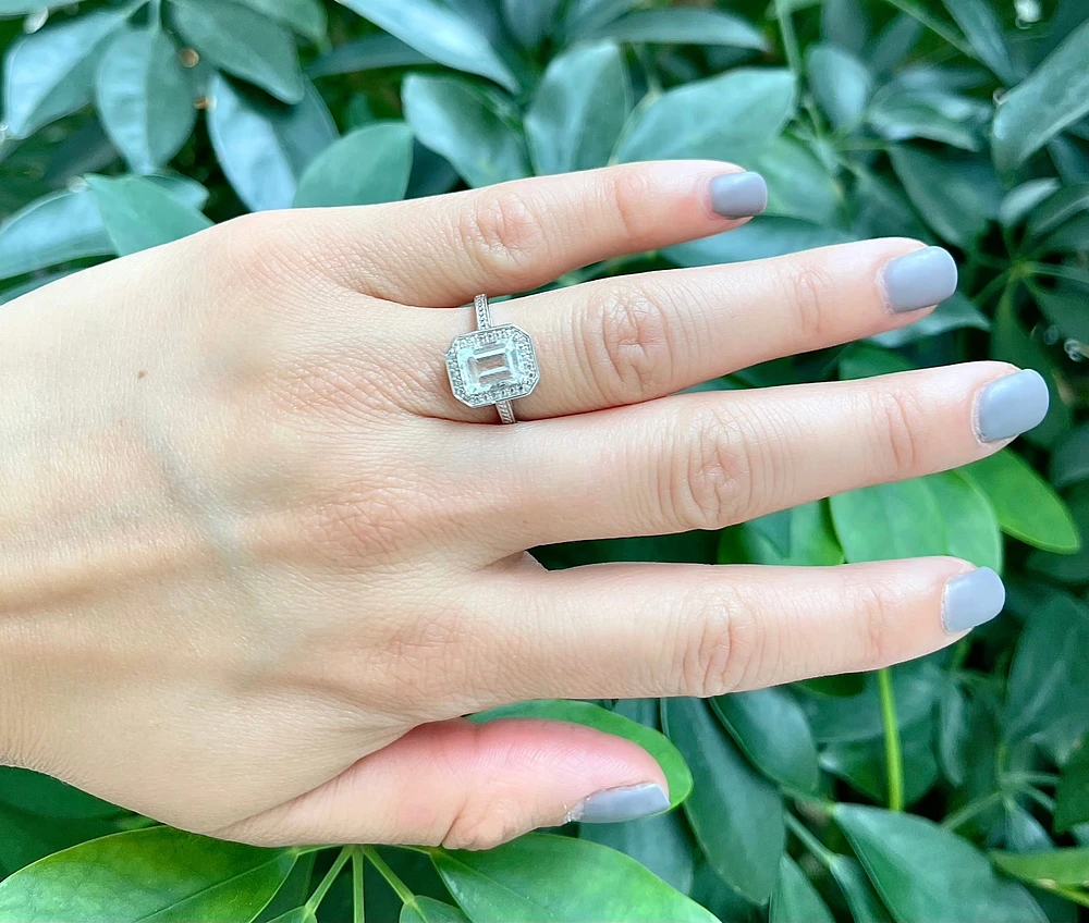 10K White Gold  2.0cttw Genuine White Topaz Ring, size 6.75