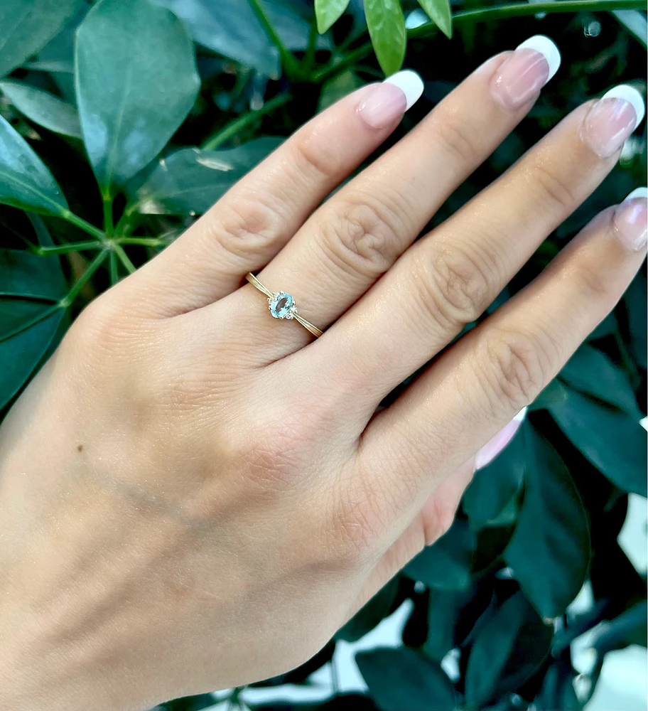 10K Yellow Gold 0.22cttw Aquamarine and 0.03cttw Diamond Ring
