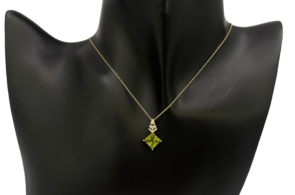 10K Yellow Gold 7mm Princess Cut Peridot and Diamond Pendant
