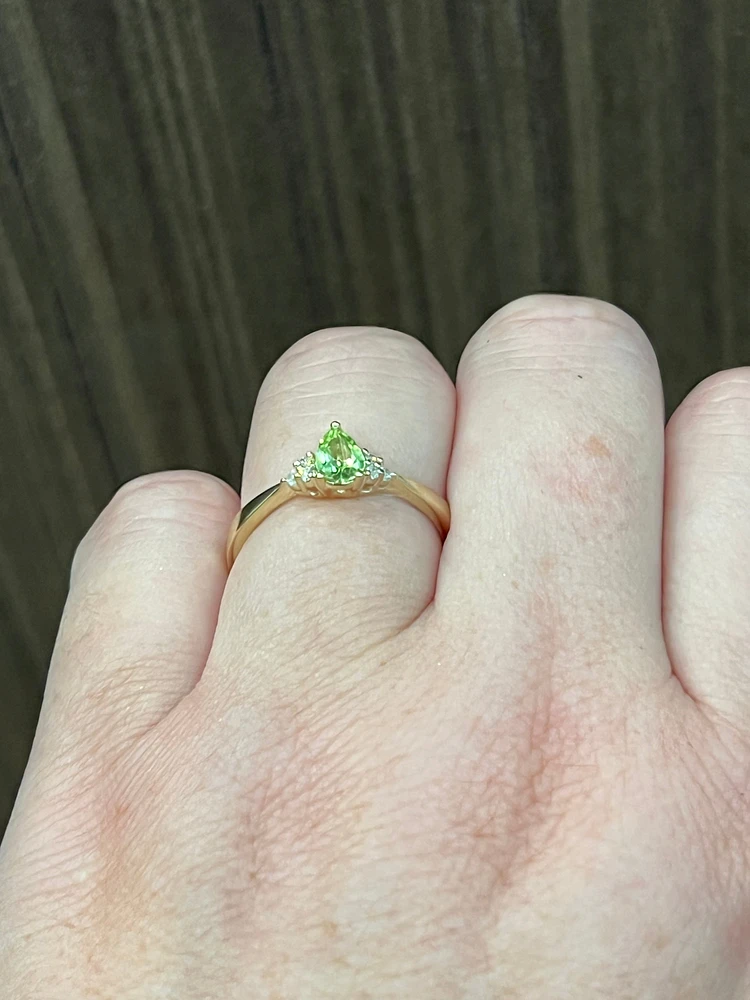 10K Yellow Gold Peridot and Diamond Ring