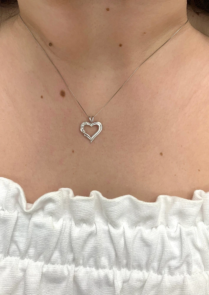 10K White Gold 0.04cttw Diamond Heart Pendant - 18"