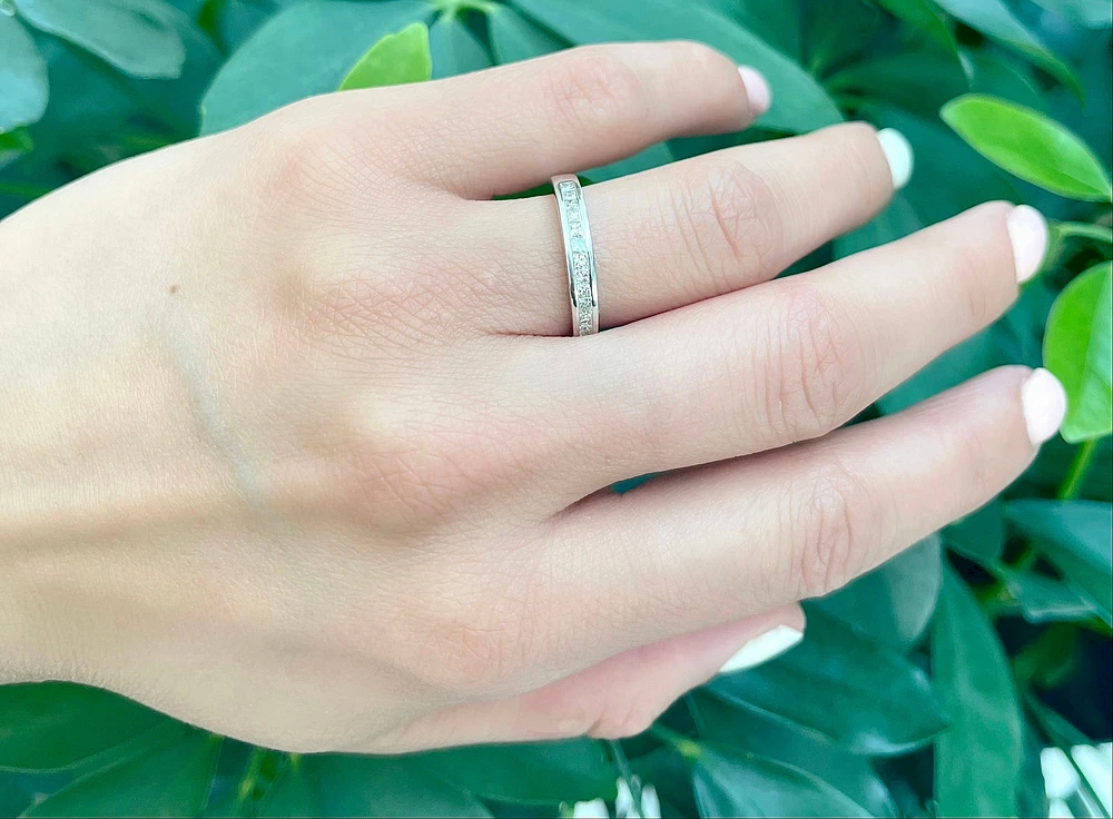14K White Gold 0.40ctts Princess Cut Diamond Wedding Band