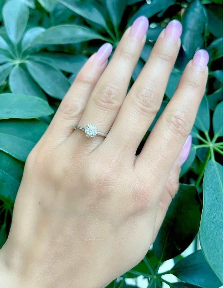 18K White Gold 0.31cttw Round Brilliant Cut Diamond Halo Engagement Ring, size 6.5