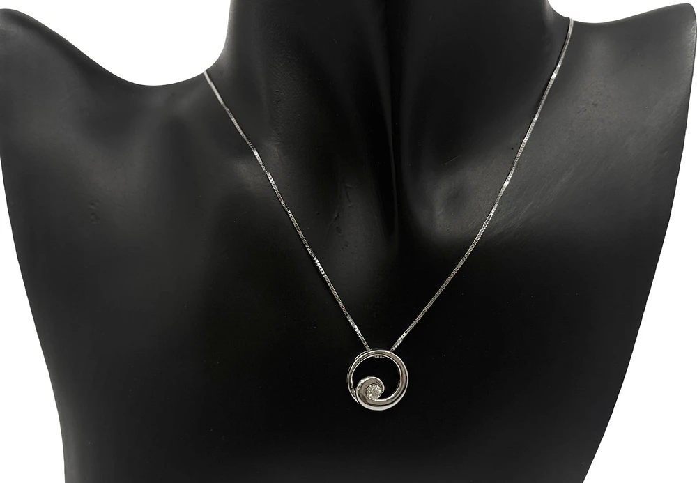 14K White Gold 0.14cttw Canadian Diamond Necklace - 18"