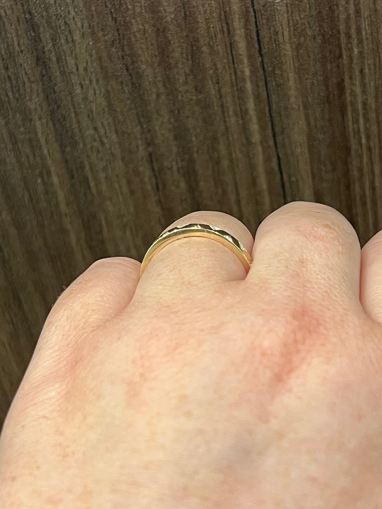 10K Yellow Gold 0.10cttw Diamond Band