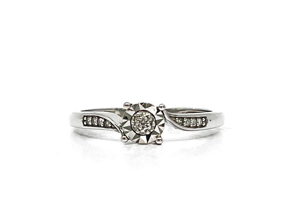 10K White Gold 0.05cttw Cluster Illusion Set Diamond Ring - Size 6.5