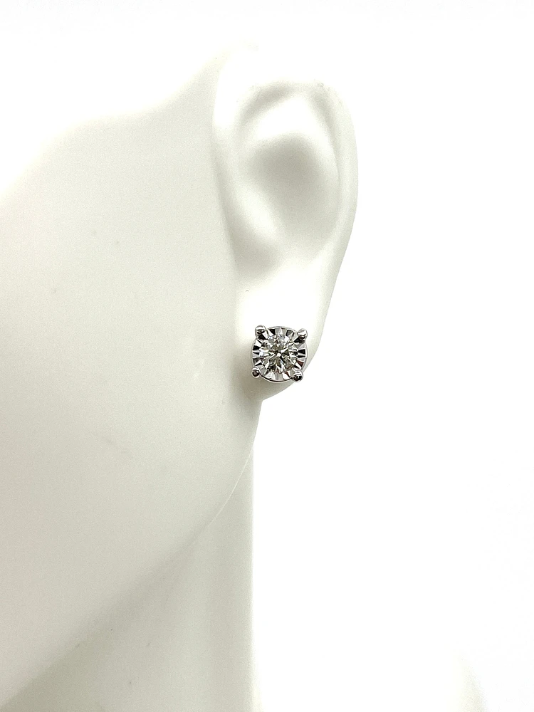 10K White Gold 0.50cttw Diamond Illusion Setting 4 Claw Stud Earrings - 6mm