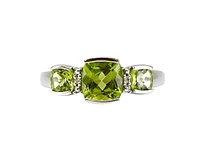 10K White Gold 1.50cttw Genuine Peridot and 0.014cttw Diamond Ring, size 7