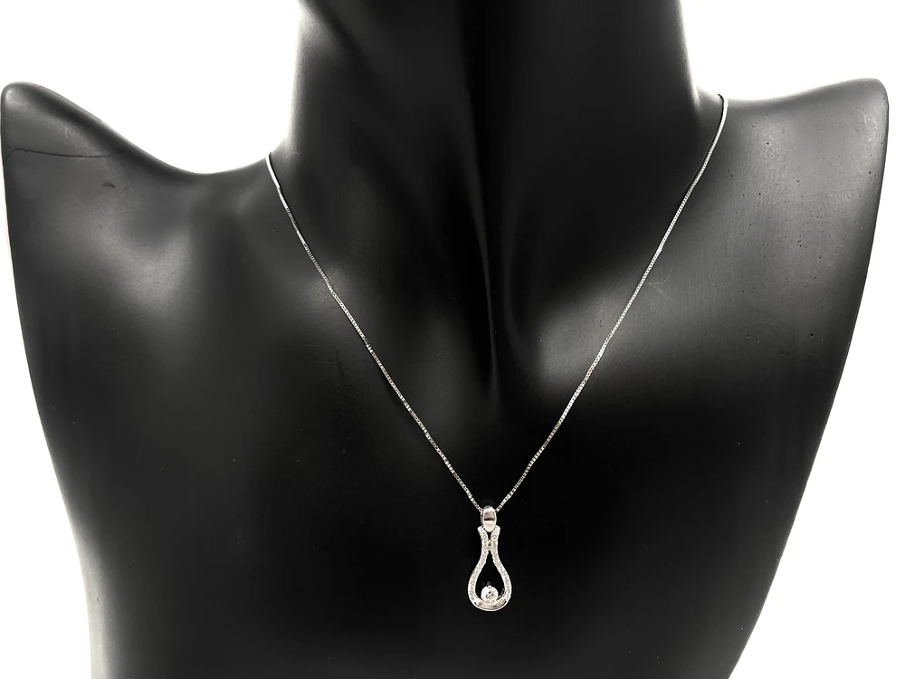 10K White Gold 0.20cttw Canadian Diamond Necklace, 18"