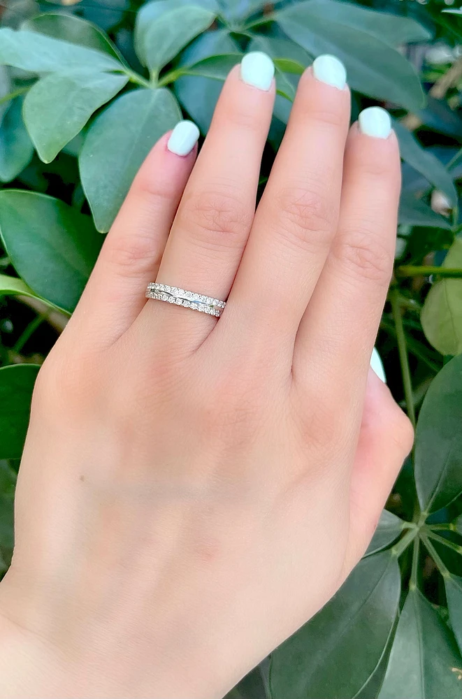 10K White  Gold 0.50cttw Diamond Ring / Band, size 6.5