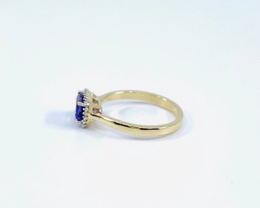 10K Yellow Gold Amethyst & 0.07cttw Diamond Ring- Size 6.5