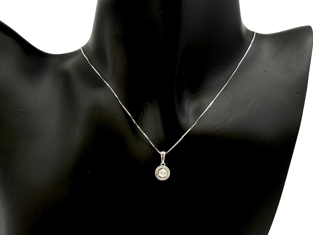 14K White Gold 0.33cttw Canadian Diamond Pendant - 18 Inches