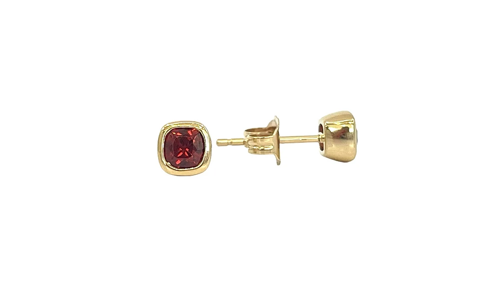 10K Yellow Gold 4mm Cushion Cut Garnet Stud Earrings with Butterfly Backings