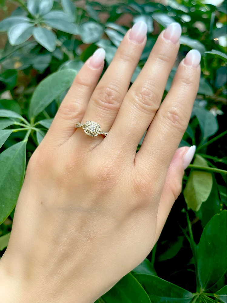 10K Yellow Gold 0.50cttw Diamond Halo Engagement Ring, size 6.5