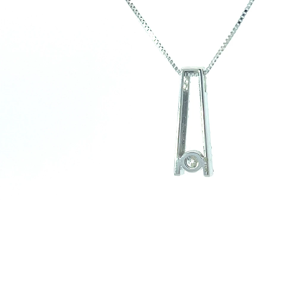 10K White Gold 0.30 cttw Canadian Diamond Pendant, 18"