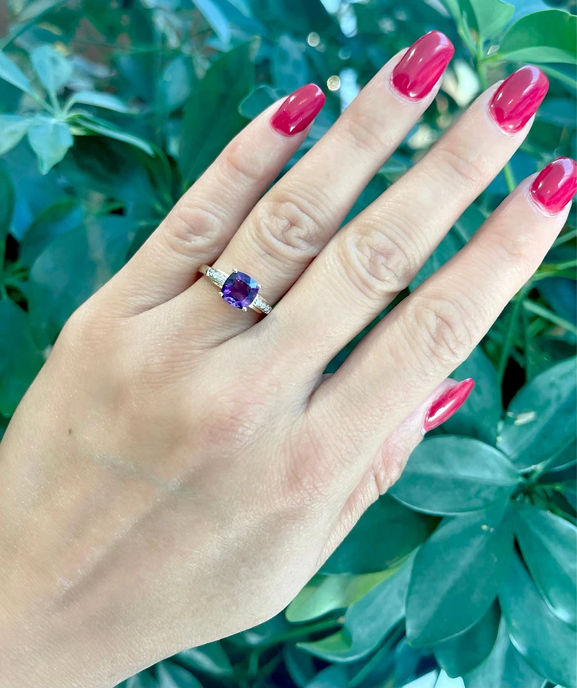 10K Yellow Gold 7mm Cushion Cut Amethyst and 0.05cttw Diamond Ring, size 7