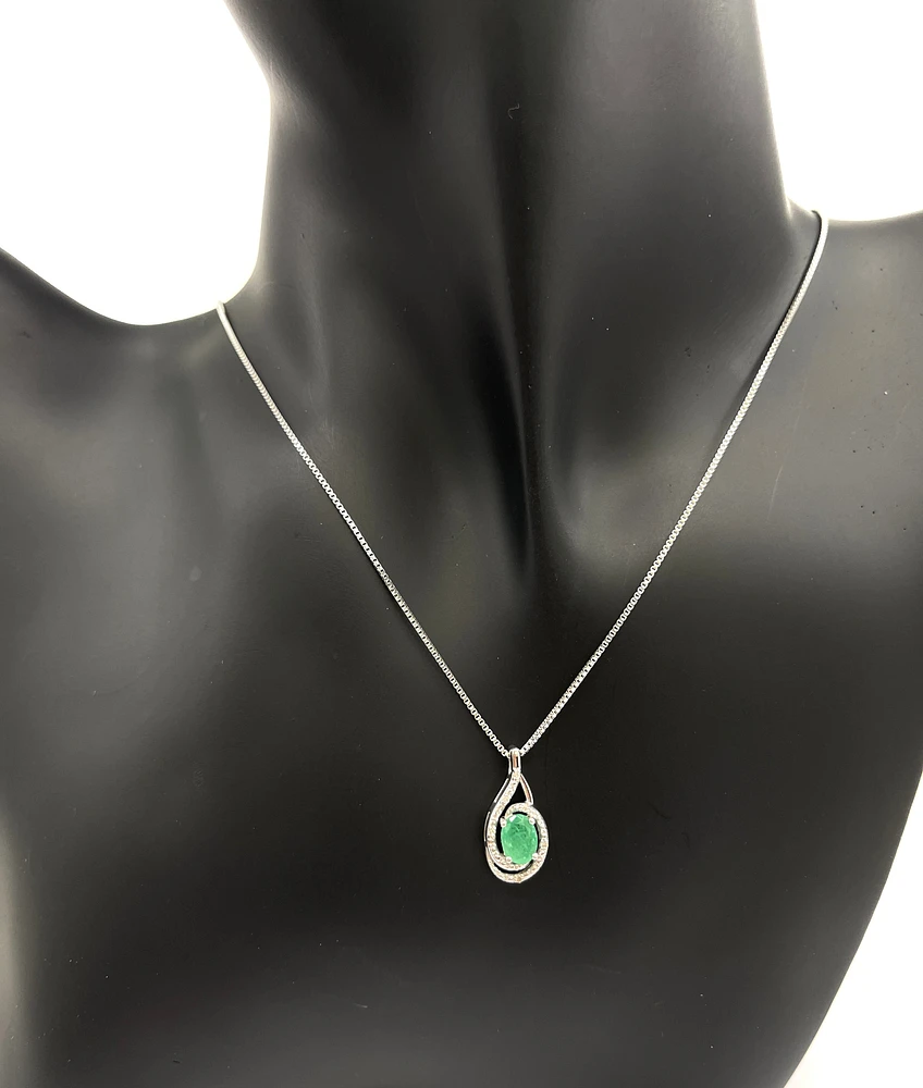925 Sterling Silver Emerald & Diamond  Necklace