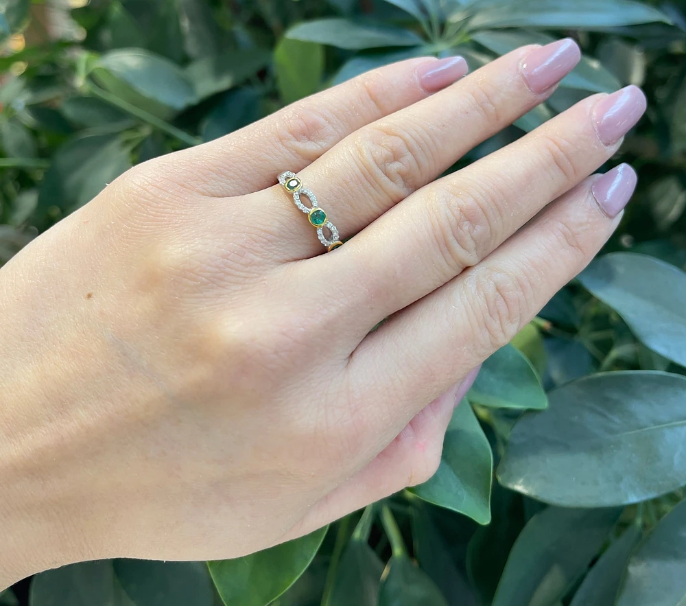 14K 2 Tone Gold 0.25cttw Genuine Emerald and 0.10cttw Diamond Ring, size 7