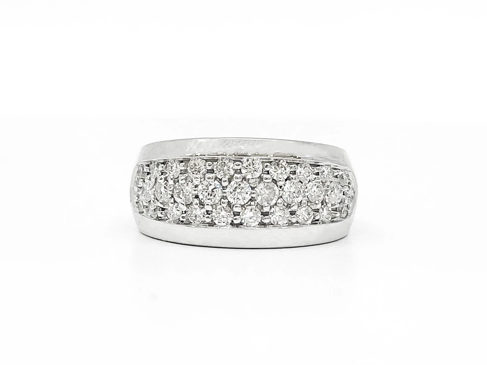 14K White Gold 0.80cttw Diamond Pave Ring, size 6