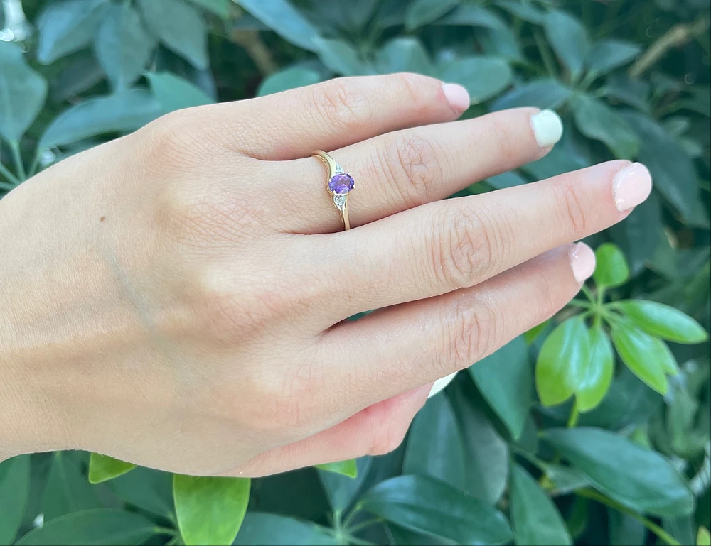 10K Yellow Gold 0.30cttw Genuine Amethyst & 0.01cttw Diamond  Ring, size 6.5