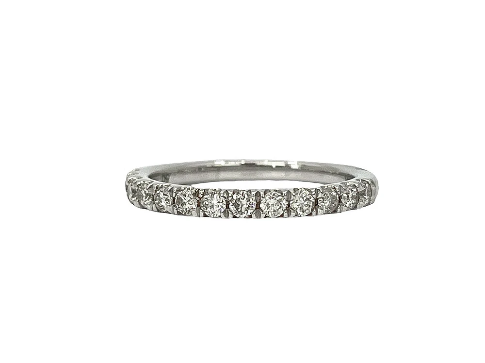 10k White Gold 1.00cttw Diamond Pave Ring, size 6.5