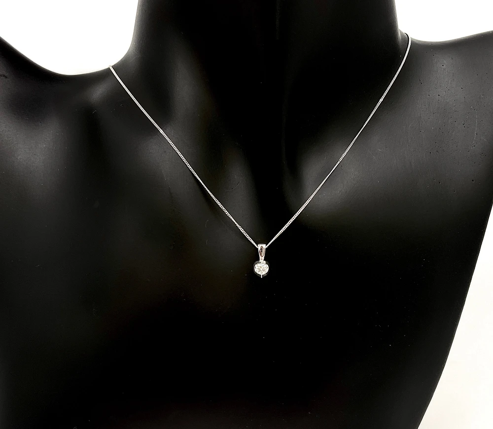 14K White Gold 0.10cttw Canadian Diamond Mezza Luna Necklace