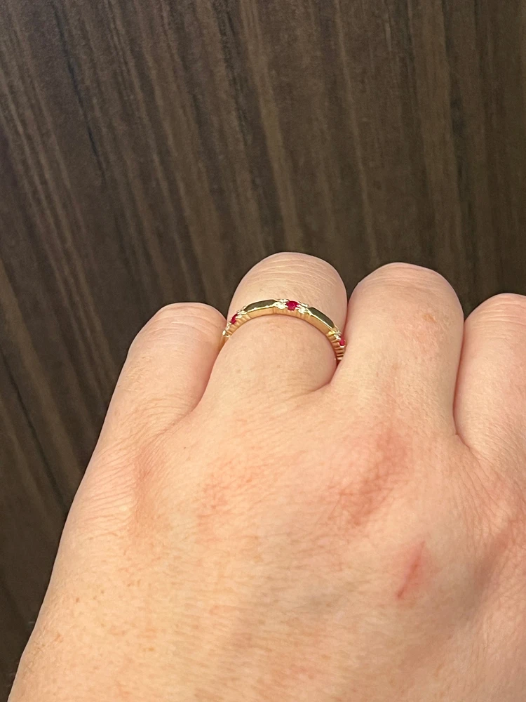 10K Yellow Gold Genuine Ruby & 0.13cttw Diamond Ring / Band, size 6.5