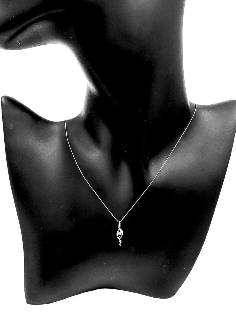 10K White Gold 0.05cttw Canadian Diamond Pendant, 18"