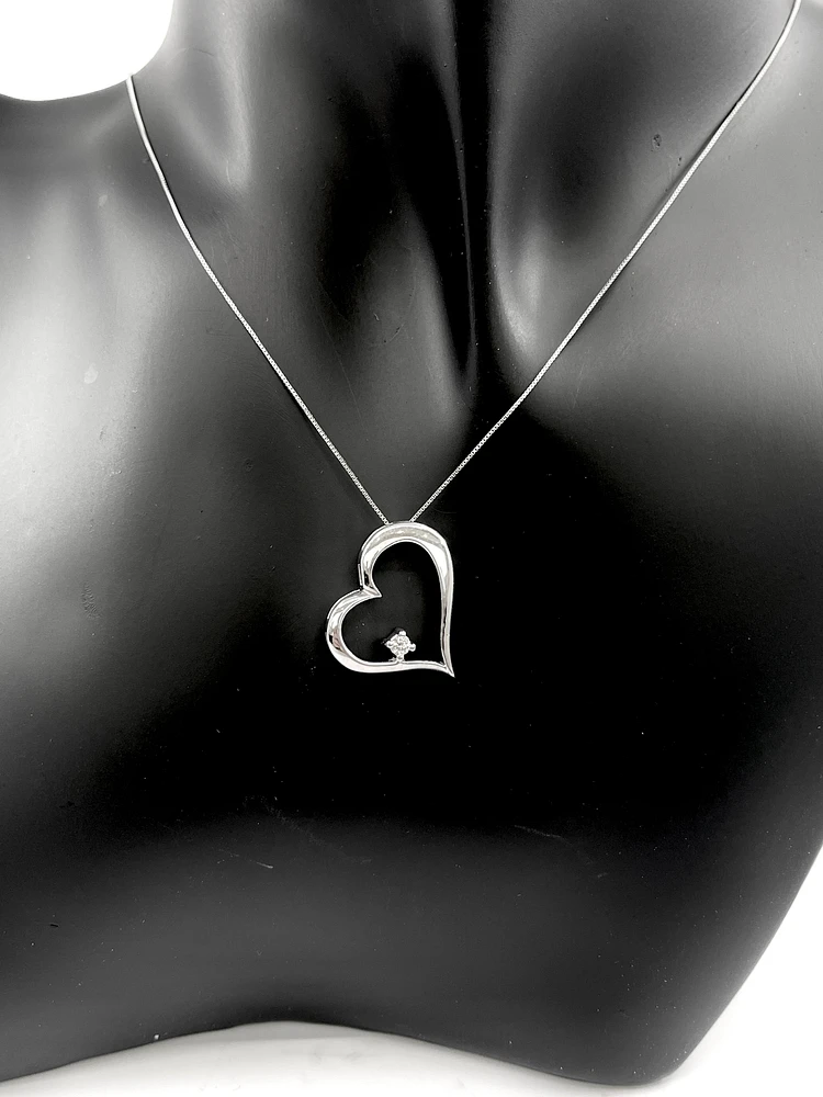 10K White Gold Canadian Diamond 0.051cttw Necklace