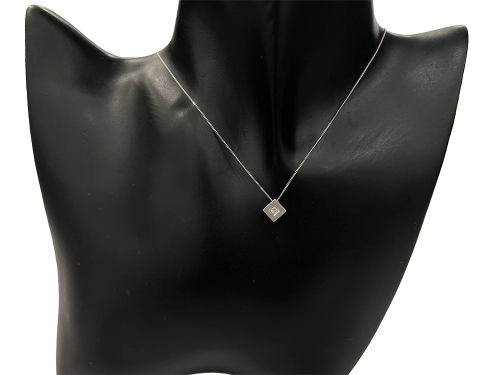 10K White Gold 0.05cttw Diamond Necklace, 18"