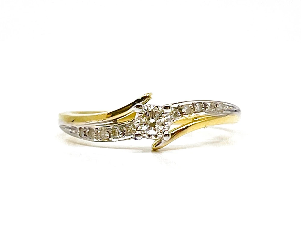 10K Yellow Gold 0.10cttw Illusion Setting Diamond Ring - /