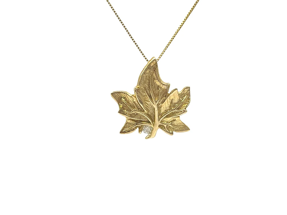 10K Yellow Gold 0.043cttw Canadian Diamond Maple Leaf Pendant, 18"