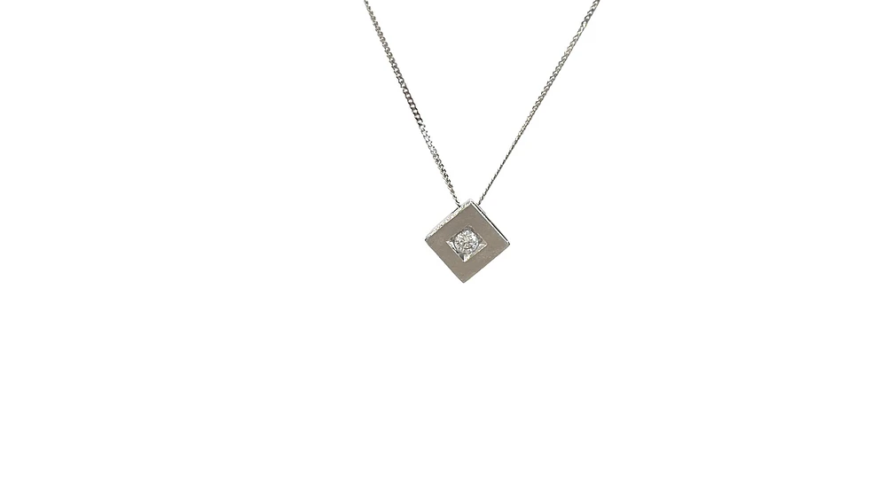 10K White Gold 0.05cttw Diamond Necklace, 18"