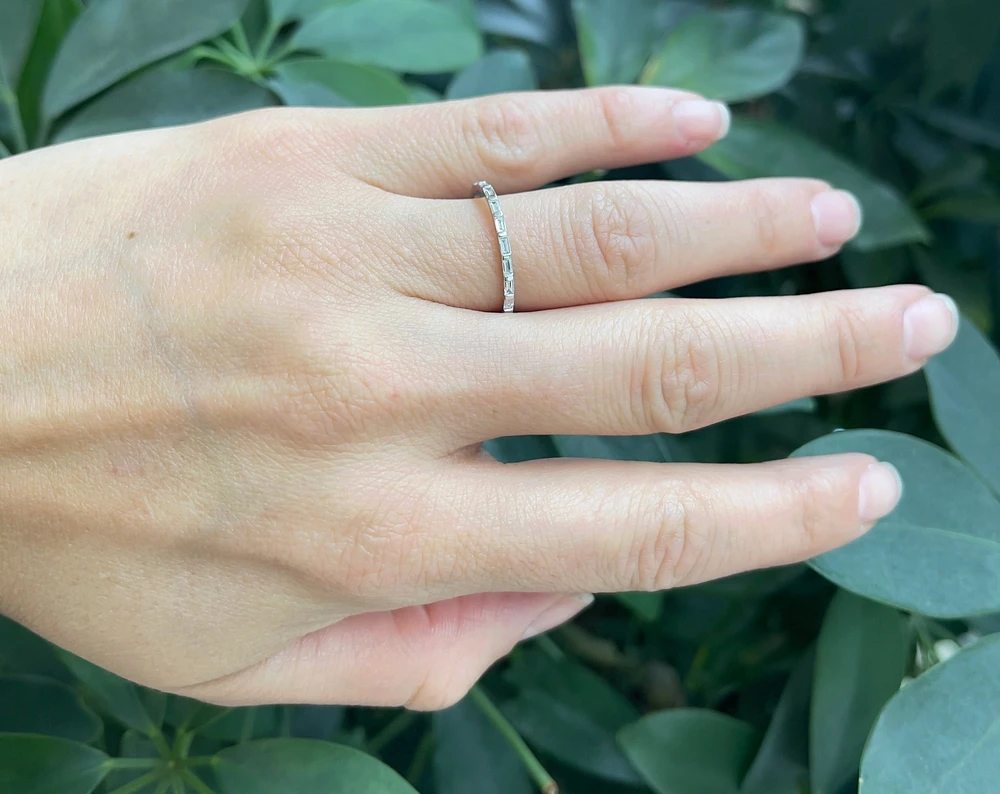 14K White Gold 0.25cttw Straight Baguette Diamond Ring - Size 7