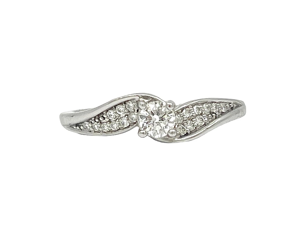 10K White Gold 0.25cttw Canadian Diamond Engagement Ring, size 6.5