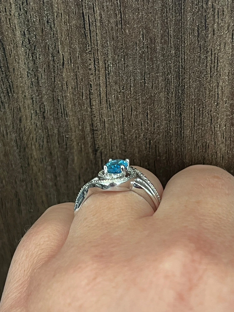 925 Sterling Silver Blue Topaz & Diamond Ring - 4.5