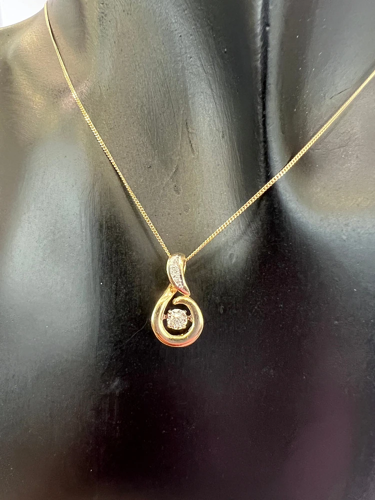 10K Yellow Gold 0.05 cttw Diamond Pulse Pendant